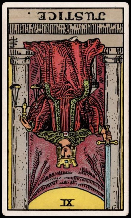 Adalet ters tarot kartı