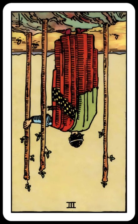 Değnek Üçlüsü ters tarot kartı