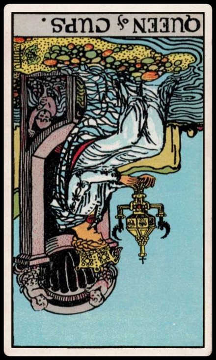 Kupa Kraliçesi ters tarot kartı